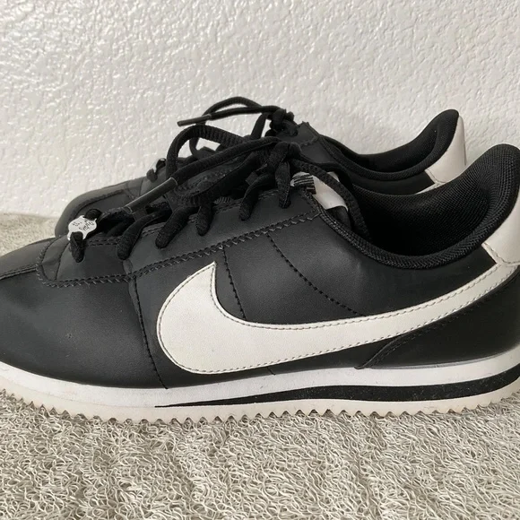 Nike Cortez 904764-001 black and white unisex Size 6 youth - Picture 5 of 10